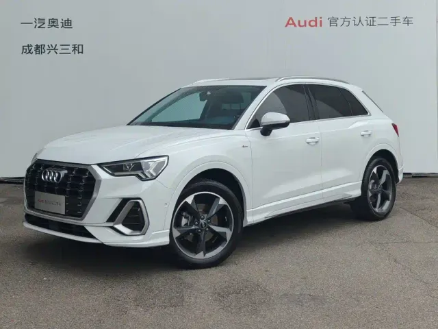 Фотография автомобиля — Audi Q3