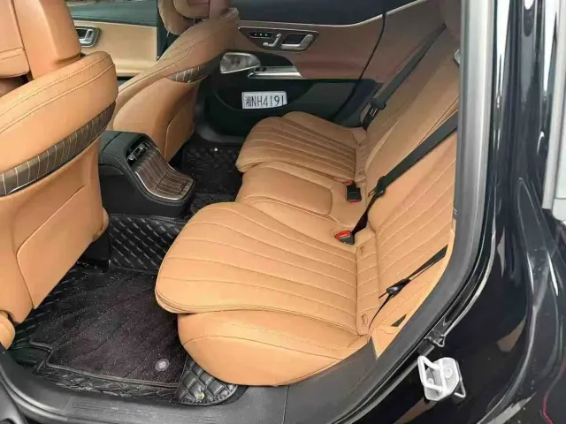 Mercedes-Benz E-Class — Фото автомобиля 2