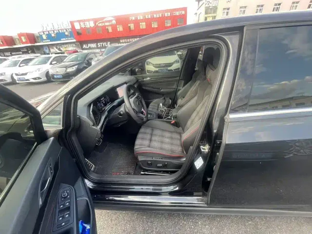 Volkswagen Golf GTI — Фото автомобиля 5