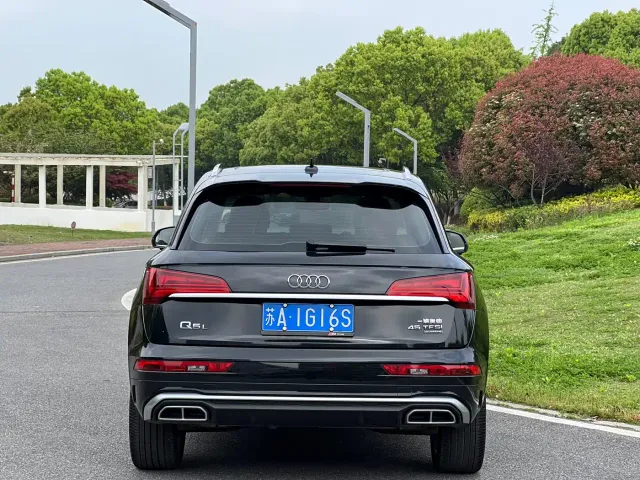 Audi Q5L — Фото автомобиля 6