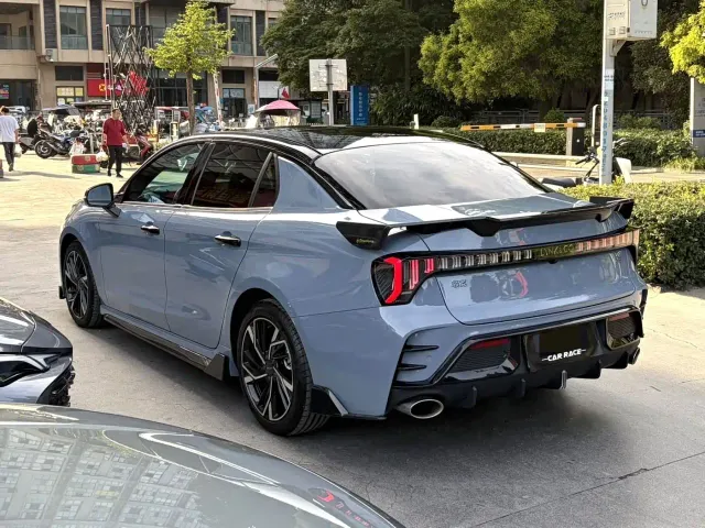 Lynk & Co 03 — Фото автомобиля 14