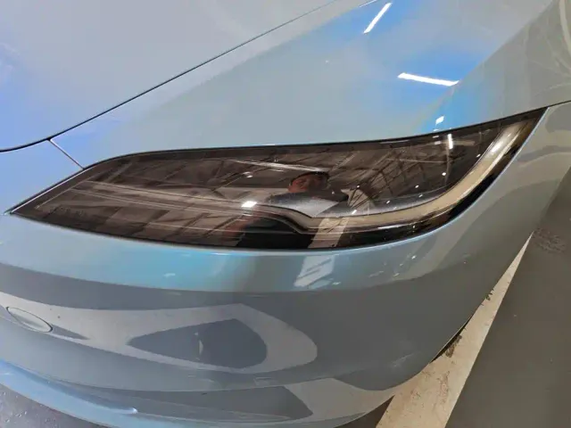 Tesla Model 3 — Фото автомобиля 5