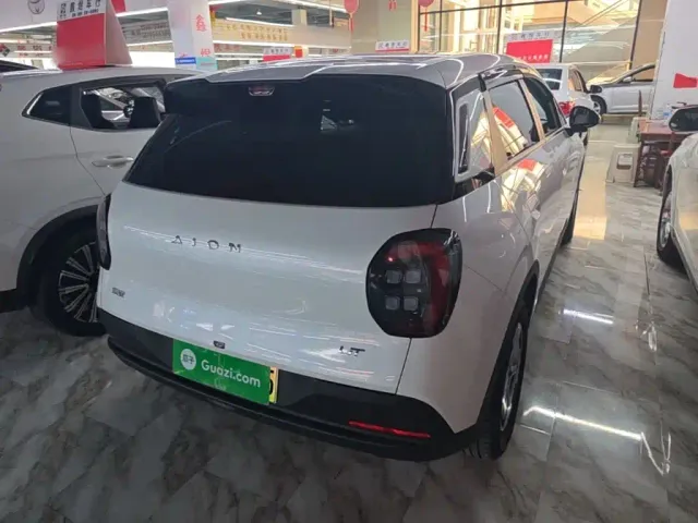 GAC Aion UT — Фото автомобиля 6