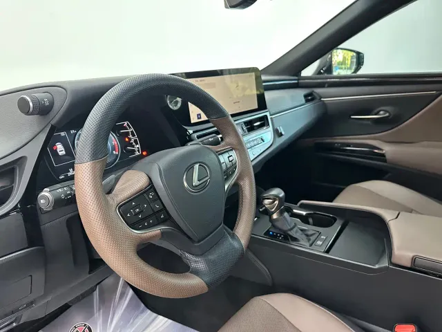 Lexus ES — Фото автомобиля 17