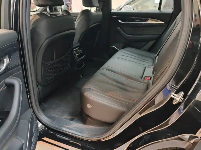 Geely Xingyue L — Фото автомобиля 4