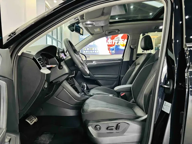 Volkswagen Tiguan L — Фото автомобиля 14