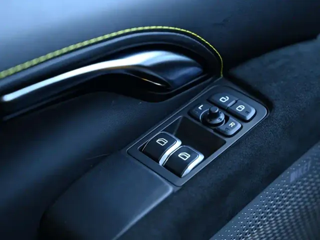 Lotus Emira — Фото автомобиля 21