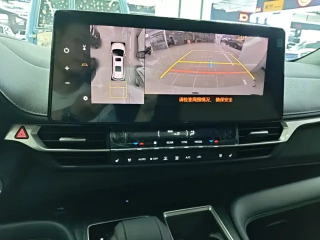 Toyota Sienna — Фото автомобиля 12