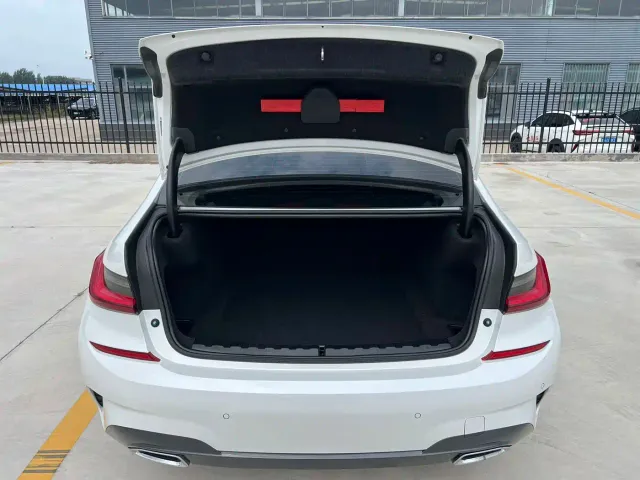 BMW 3 Series — Фото автомобиля 7