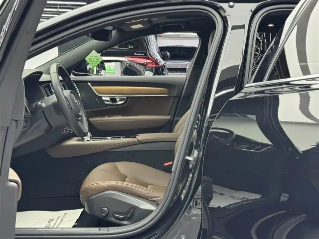 Volvo S90 — Фото автомобиля 6