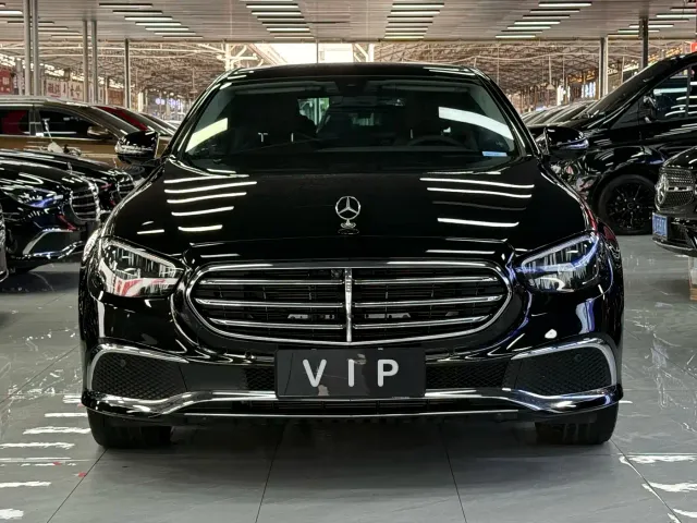 Mercedes-Benz E-Class — Фото автомобиля 2