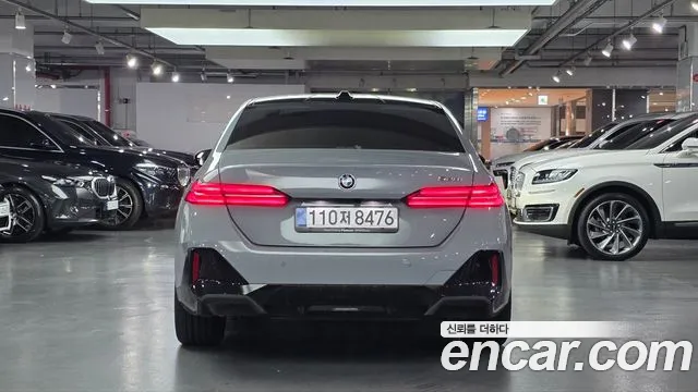 BMW 5 Series G60 — Фото автомобиля 4