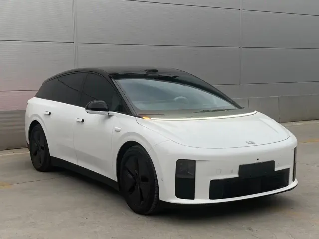 Li Auto Li Auto i6 — Фото автомобиля 3