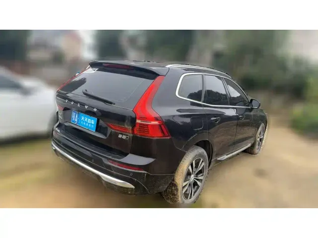Volvo XC60 — Фото автомобиля 2