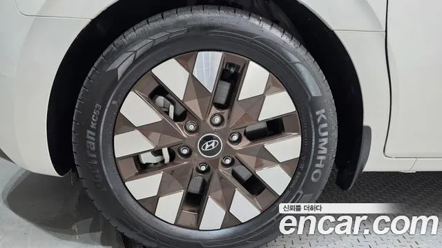 Hyundai Staria Staria 4WD Lounge 7 мест — Фото автомобиля 5