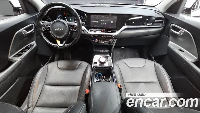 Kia Niro — Фото автомобиля 10