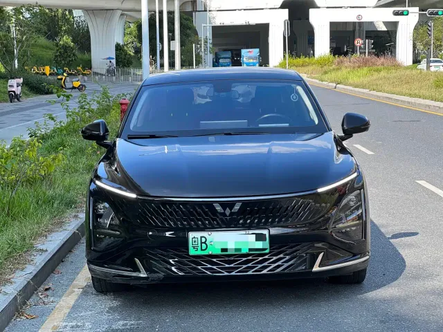 Wuling Starlight — Фото автомобиля 2