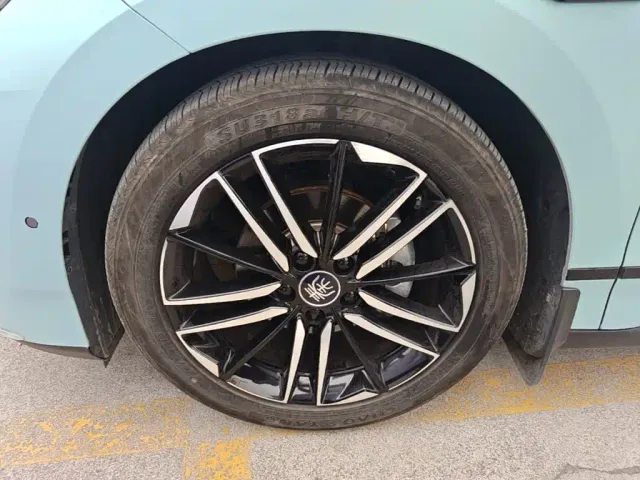 BYD Qin L — Фото автомобиля 22