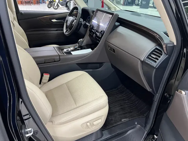 Toyota Vellfire — Фото автомобиля 26