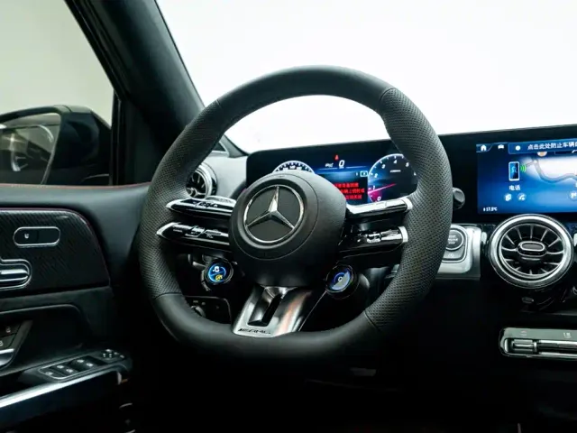 Mercedes-Benz GLB AMG — Фото автомобиля 10