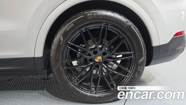 Porsche Cayenne — Фото автомобиля 17