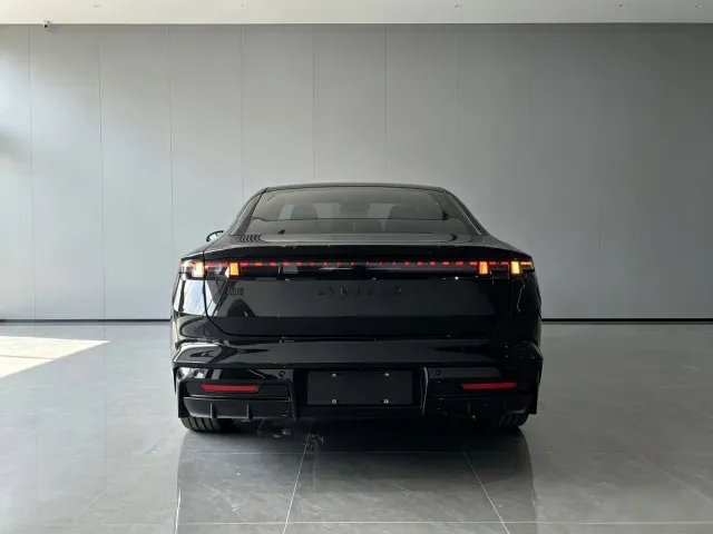 Lynk & Co 10 EM-P — Фото автомобиля 10