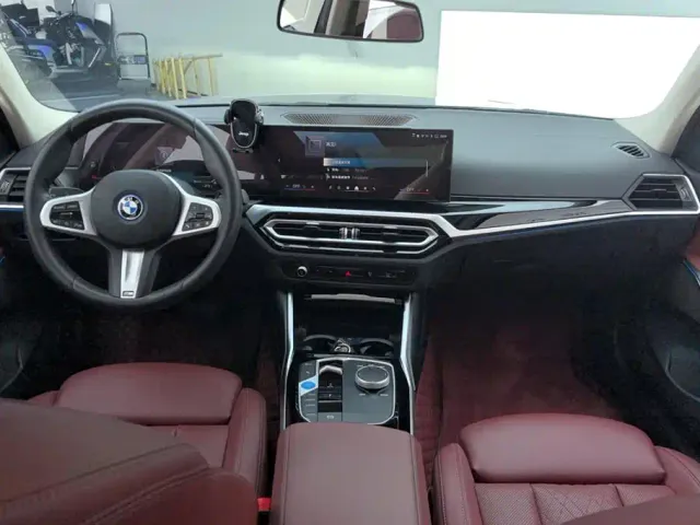 BMW i3 — Фото автомобиля 12