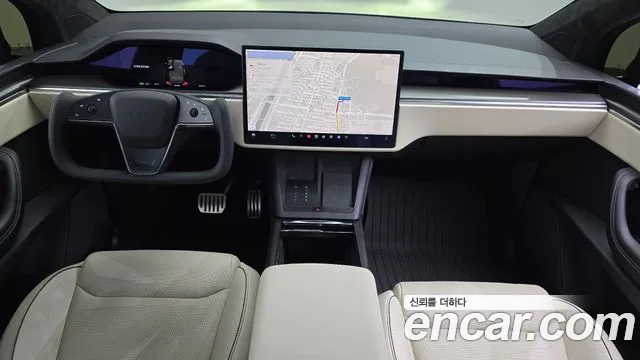 Tesla Model X — Фото автомобиля 10