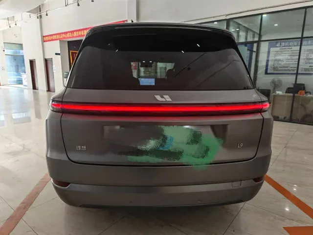 Li Auto L9 — Фото автомобиля 5