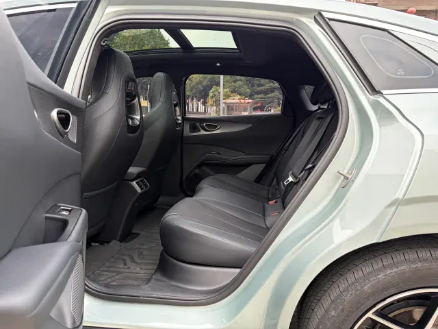 BYD Seal 06 — Фото автомобиля 10