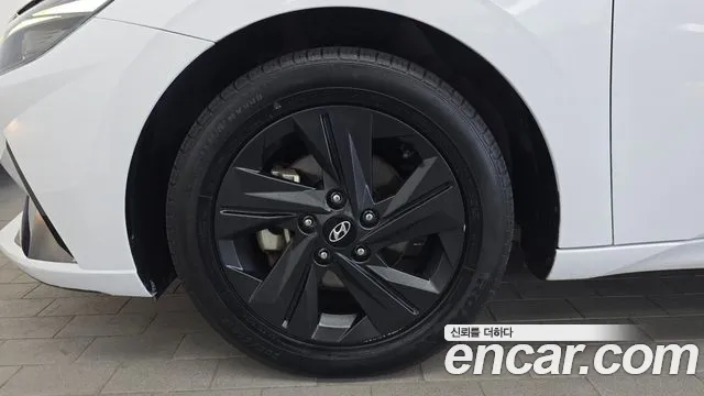 Hyundai AVANTE Avante (CN7) — Фото автомобиля 5
