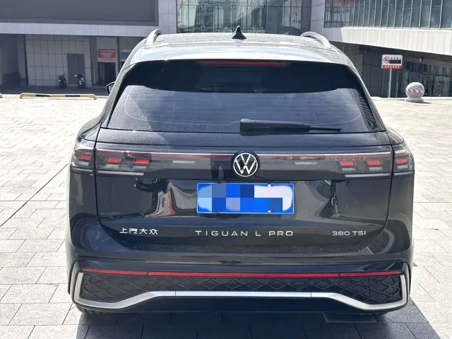 Volkswagen Tiguan L — Фото автомобиля 9