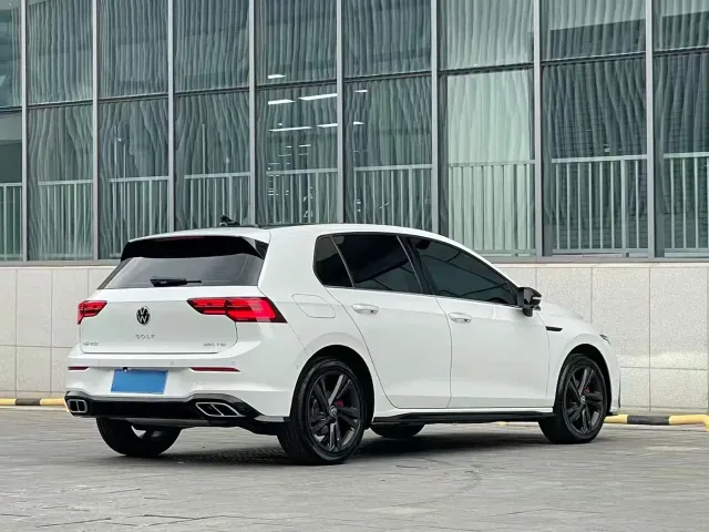 Volkswagen Golf — Фото автомобиля 8