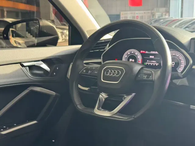 Audi Q3 — Фото автомобиля 21