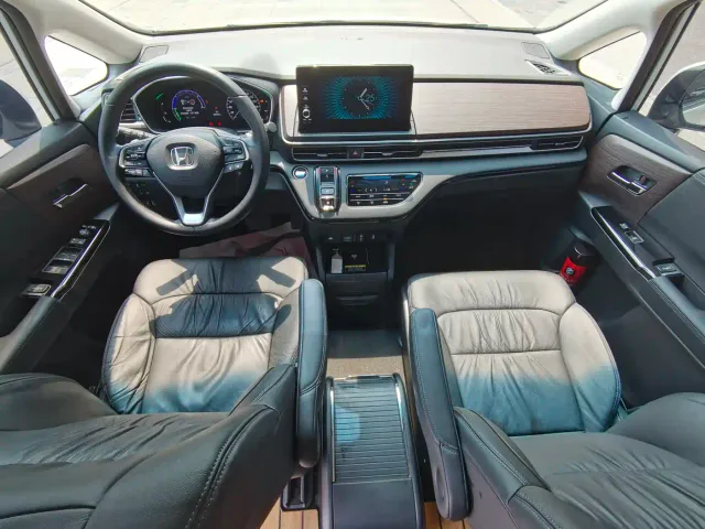 Honda Odyssey — Фото автомобиля 10