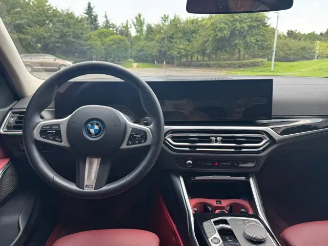 BMW i3 — Фото автомобиля 8