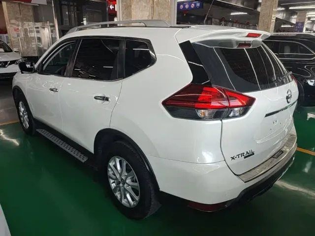 Nissan X-Trail — Фото автомобиля 4