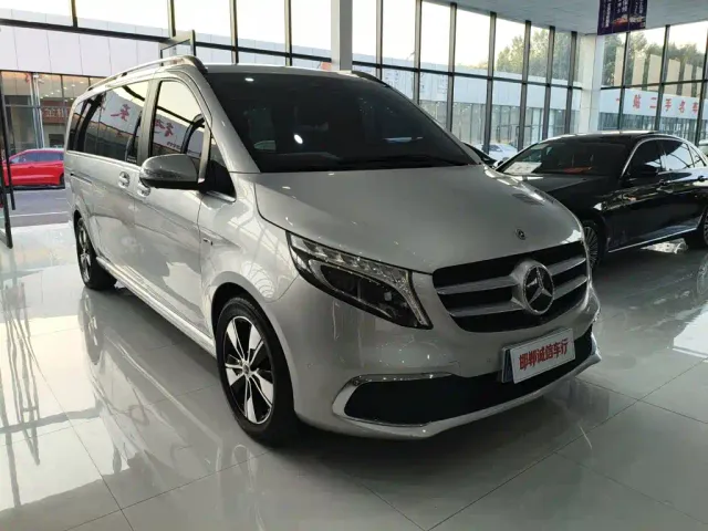 Mercedes-Benz V-Class — Фото автомобиля 3