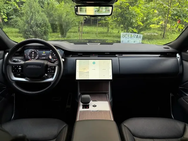 Land Rover Range Rover — Фото автомобиля 14