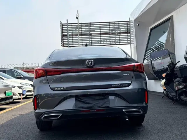 Changan Eado — Фото автомобиля 6