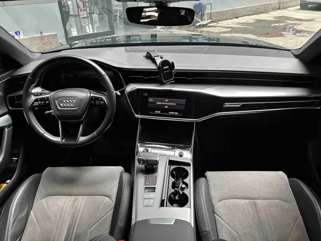Audi A6L — Фото автомобиля 15