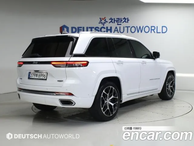 Jeep Cherokee — Фото автомобиля 2
