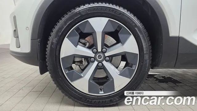 Вольво XC40 B4 Ultimate Bright — Фото автомобиля 5