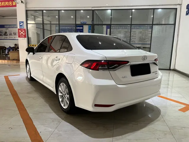 Toyota Corolla — Фото автомобиля 6