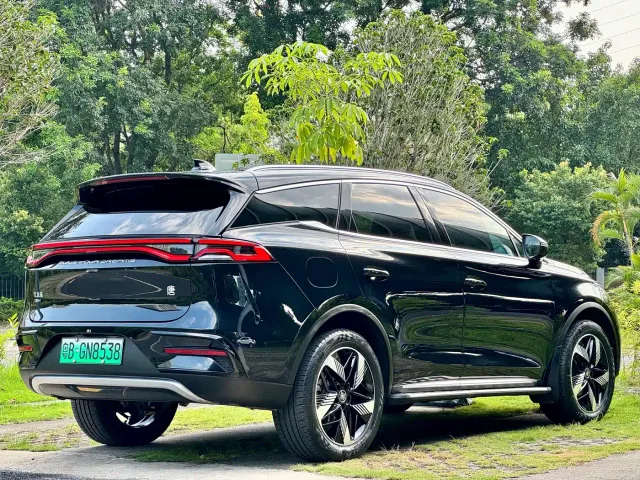 BYD Tang — Фото автомобиля 12