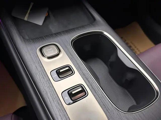 Xiaomi SU7 — Фото автомобиля 18