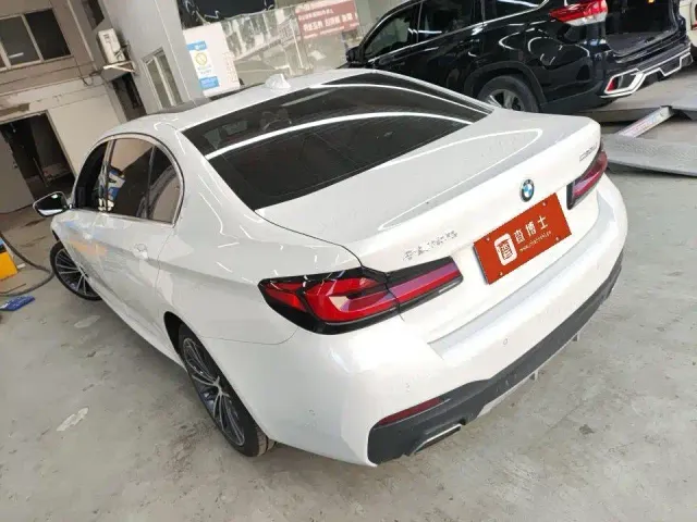BMW 5 Series — Фото автомобиля 2