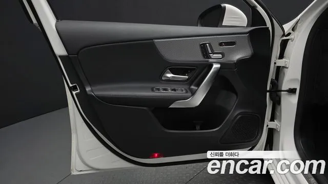 Mercedes-Benz A-Class — Фото автомобиля 24