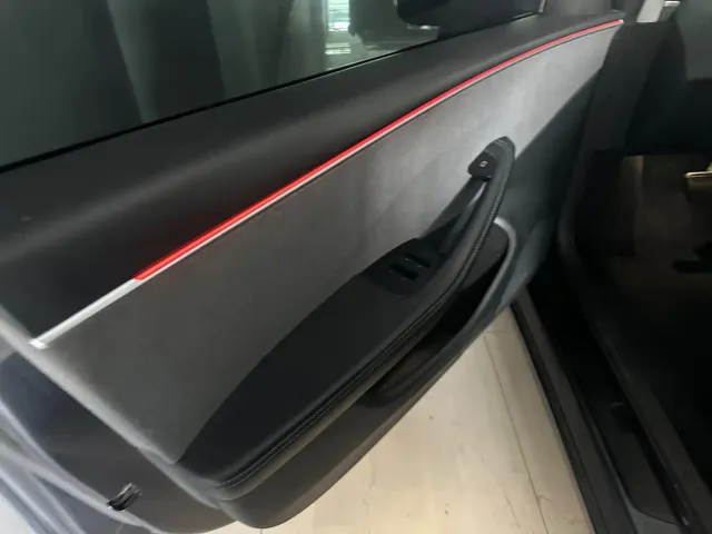 Tesla Model 3 — Фото автомобиля 7