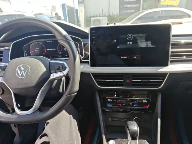 Volkswagen Tiguan L — Фото автомобиля 9